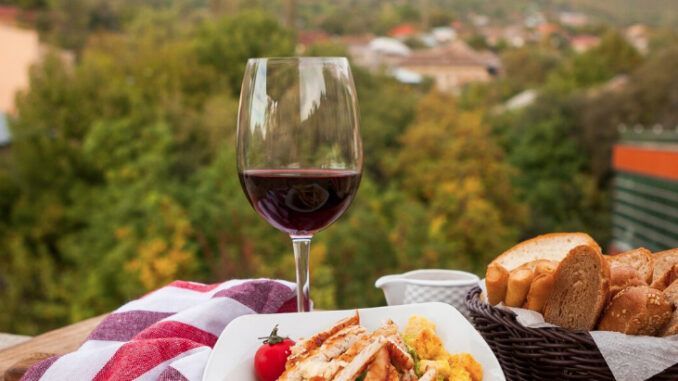 FEPET y la Universidad Complutense de Madrid organizan el primer curso de Comunicación Turística y Gastronómica